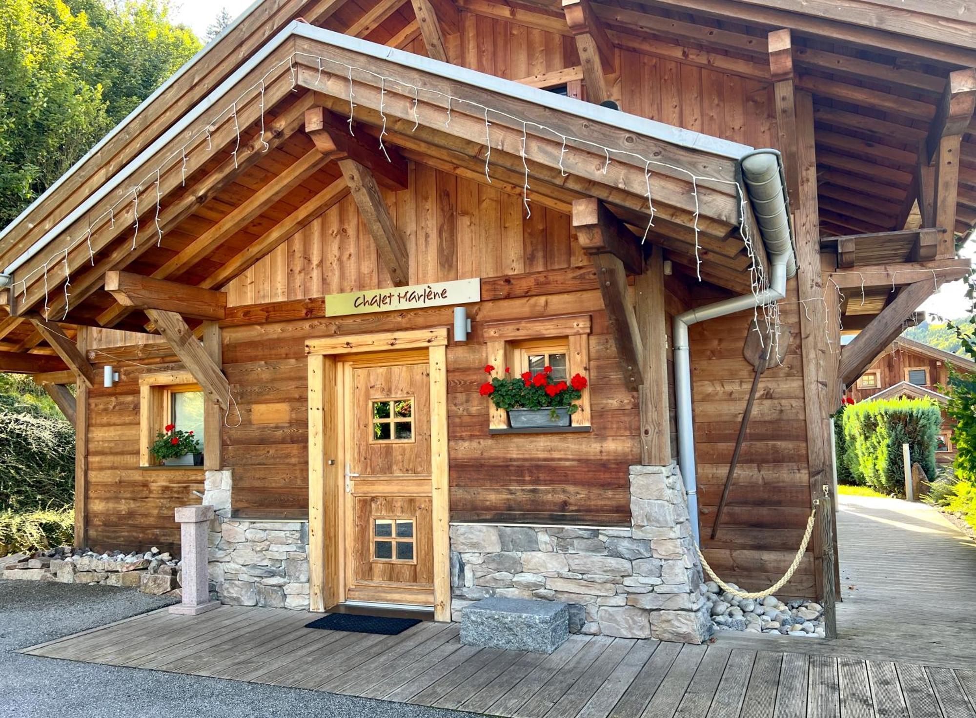 Logis Hotel, Chalets Et Restaurant Les Chatelmines La Bresse Bagian luar foto