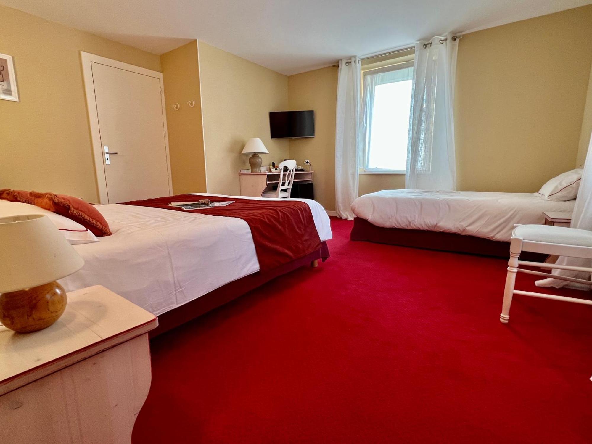 Logis Hotel, Chalets Et Restaurant Les Chatelmines La Bresse Bagian luar foto
