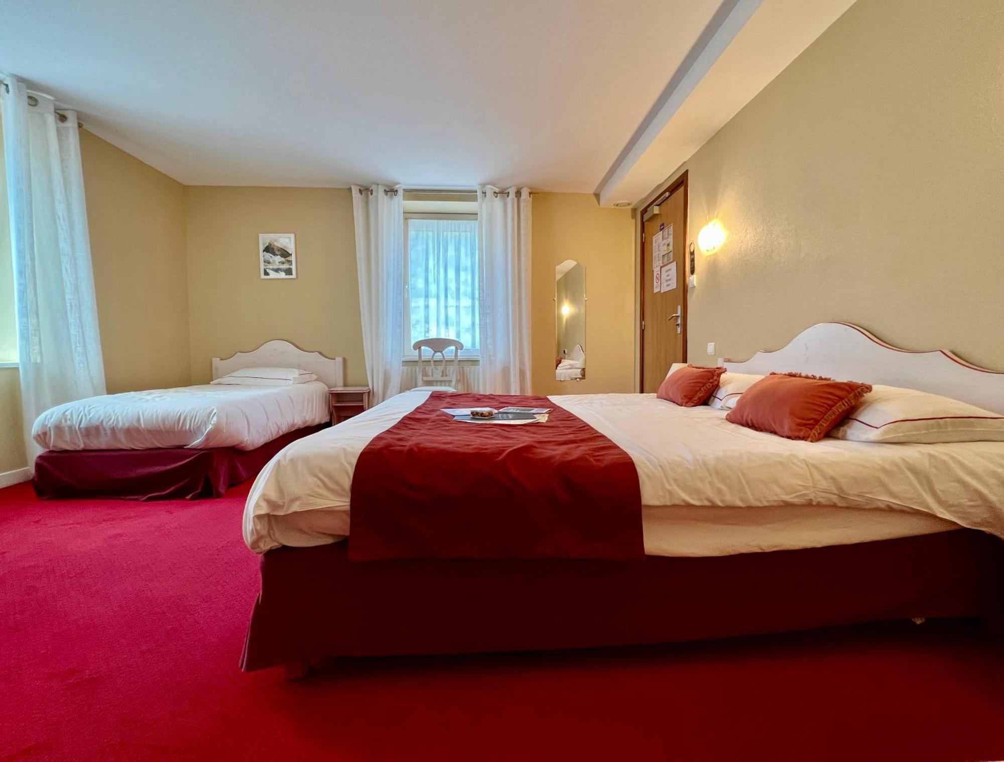 Logis Hotel, Chalets Et Restaurant Les Chatelmines La Bresse Bagian luar foto