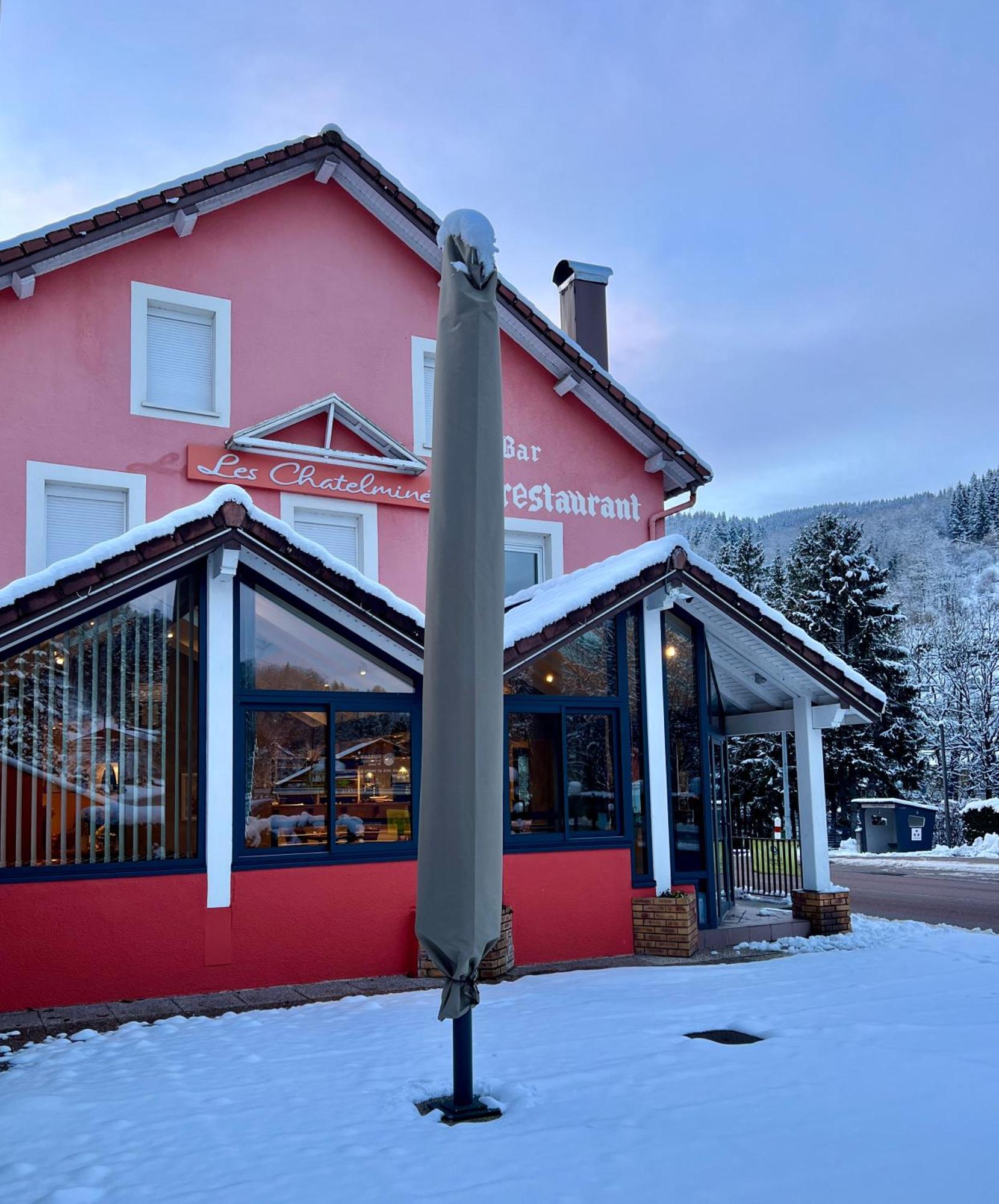 Logis Hotel, Chalets Et Restaurant Les Chatelmines La Bresse Bagian luar foto