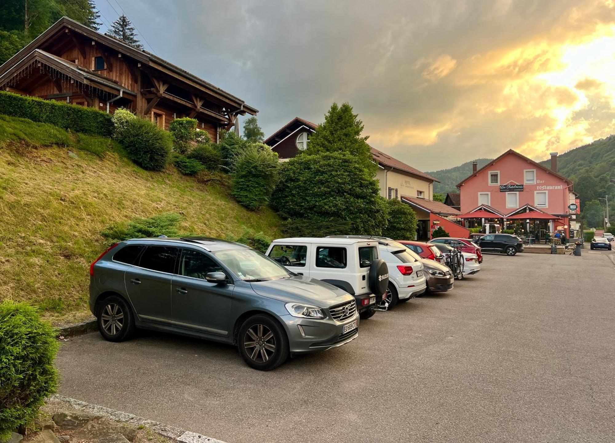 Logis Hotel, Chalets Et Restaurant Les Chatelmines La Bresse Bagian luar foto